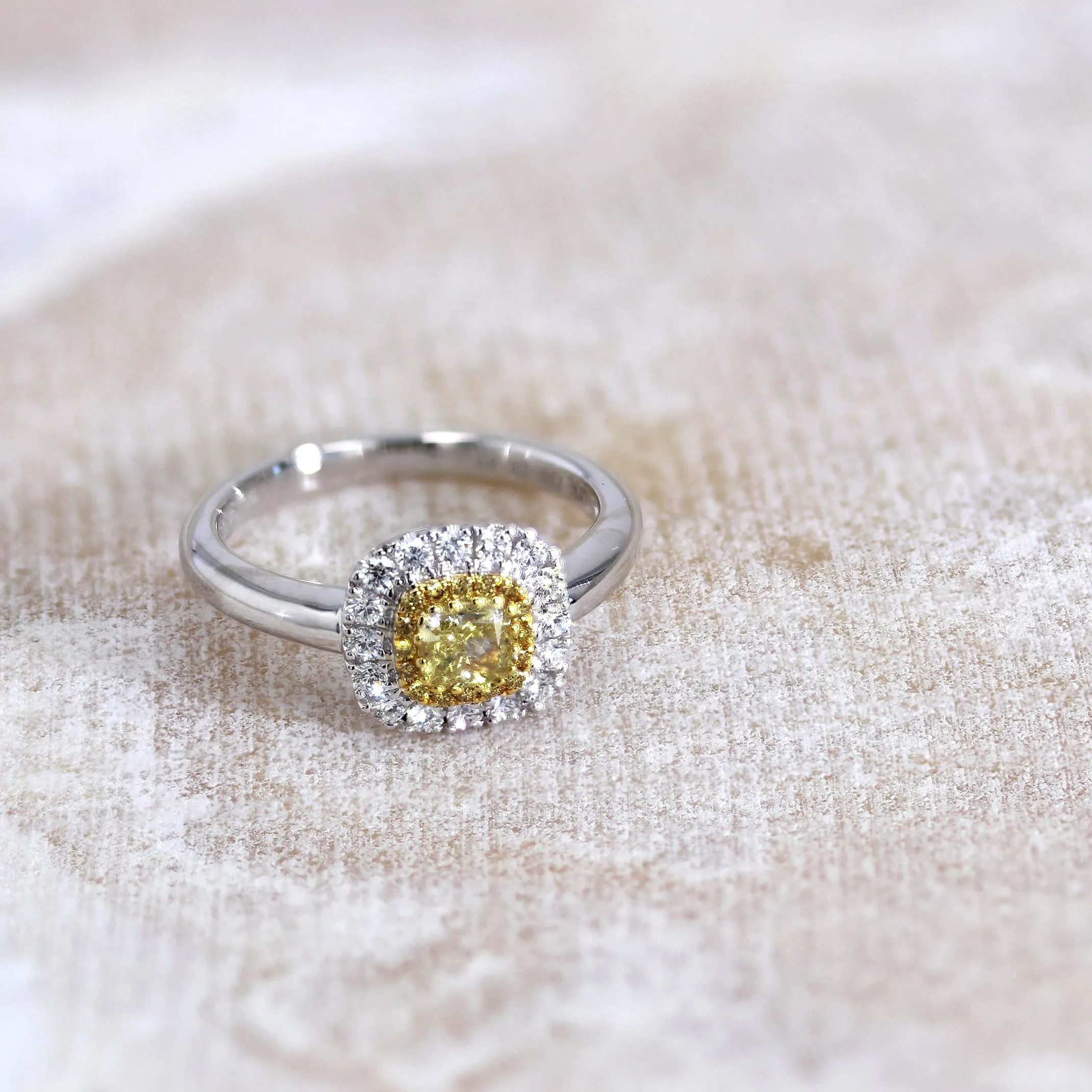 0.80tw Golden Halo Diamond Ring Image 3 La Mine d'Or Moncton, NB