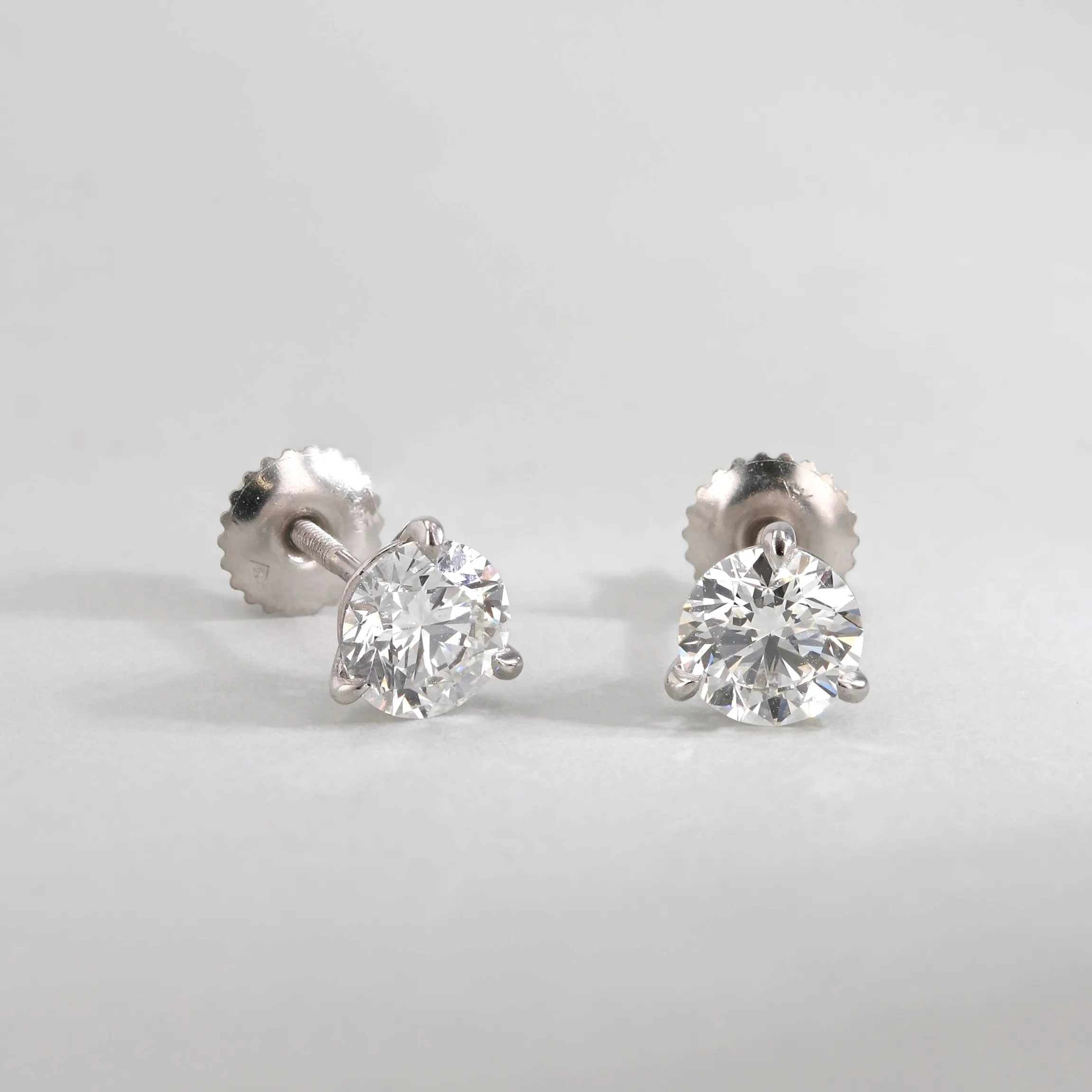 1.86tw Signature Round Brilliant Diamond Stud Earrings