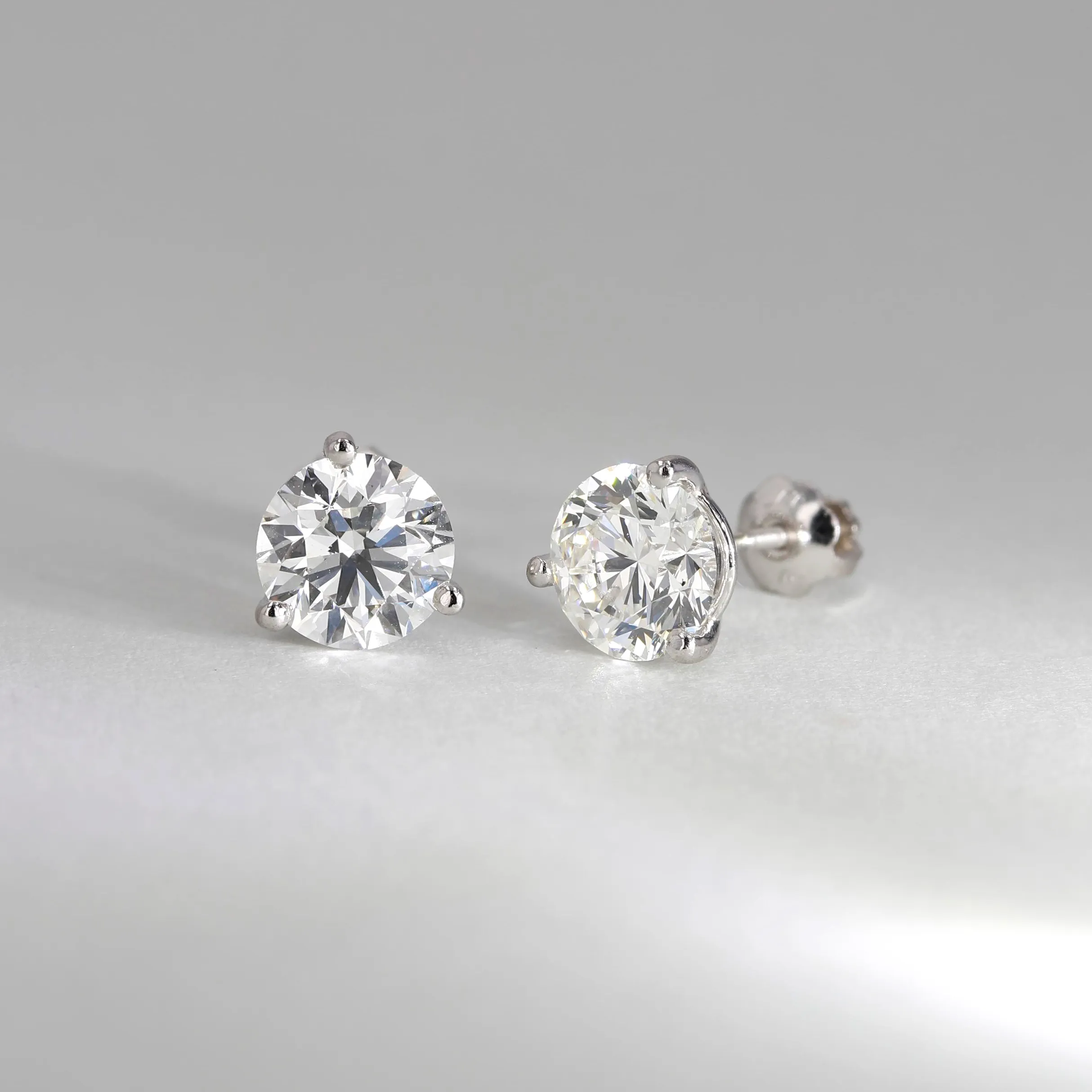 3.01tw Signature Round Brilliant Diamond Platinum Stud Earrings Image 2 La Mine d'Or Moncton, NB