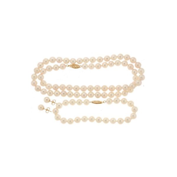 Strand Layne's Jewelry Gonzales, LA