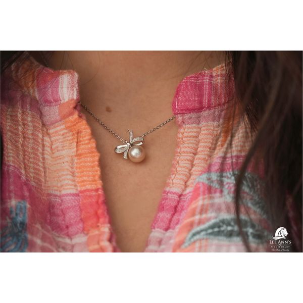 Pendant Image 2 Lee Ann's Fine Jewelry Russellville, AR