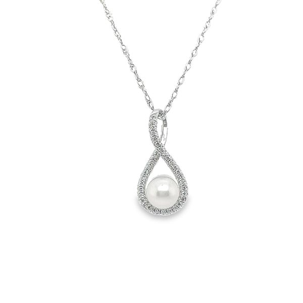 Lady's White 14 Karat Pendant with Pearl and Diamonds Lee Ann's Fine Jewelry Russellville, AR