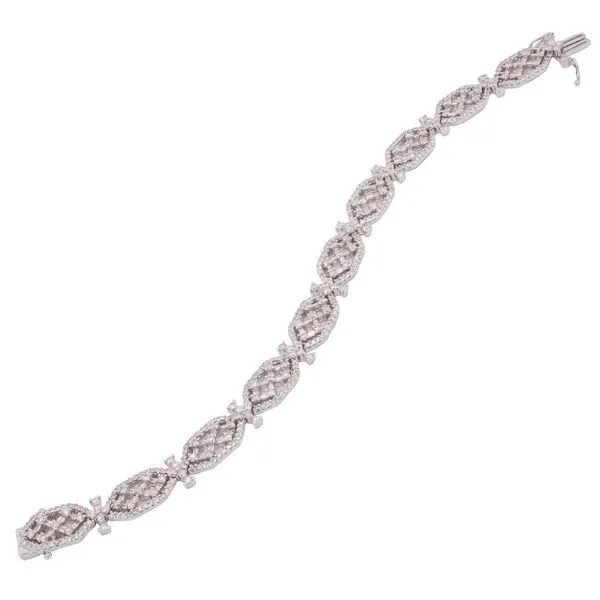 18K White Gold Diamond Shaped Diamond Tennis Bracelet Image 2 LeeBrant Jewelry & Watch Co Sandy Springs, GA