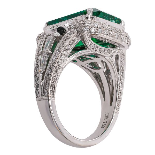18K White Gold Cushion Emerald Antique Diamond Ring Image 2 LeeBrant Jewelry & Watch Co Sandy Springs, GA
