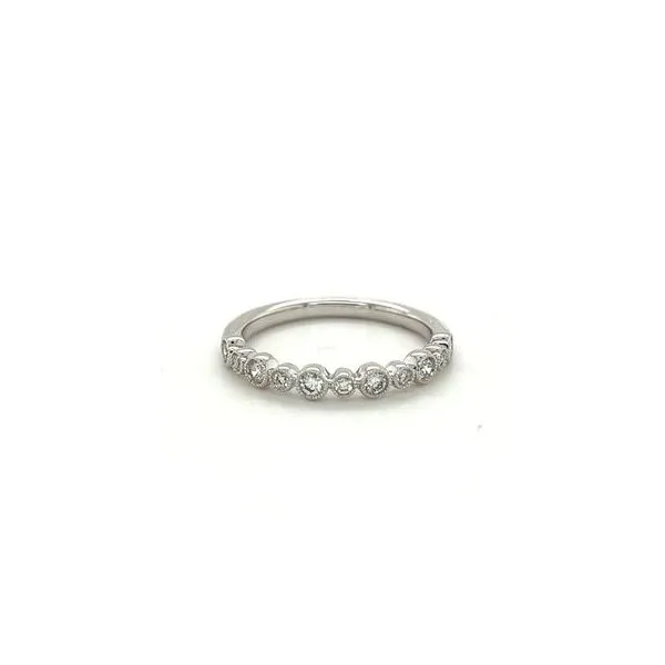 14Kt White Gold Round Bezel Alternating Size Band Lennon's W.B. Wilcox Jewelers New Hartford, NY