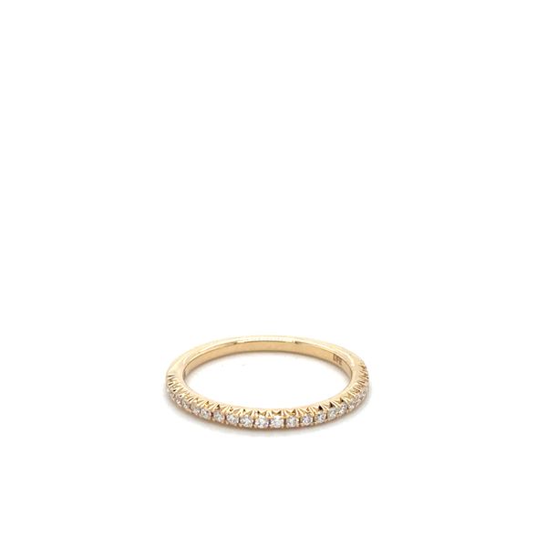 14KT Yellow Gold .21CT ROUND SHARED PRONG DIAMOND BAND Lennon's W.B. Wilcox Jewelers New Hartford, NY