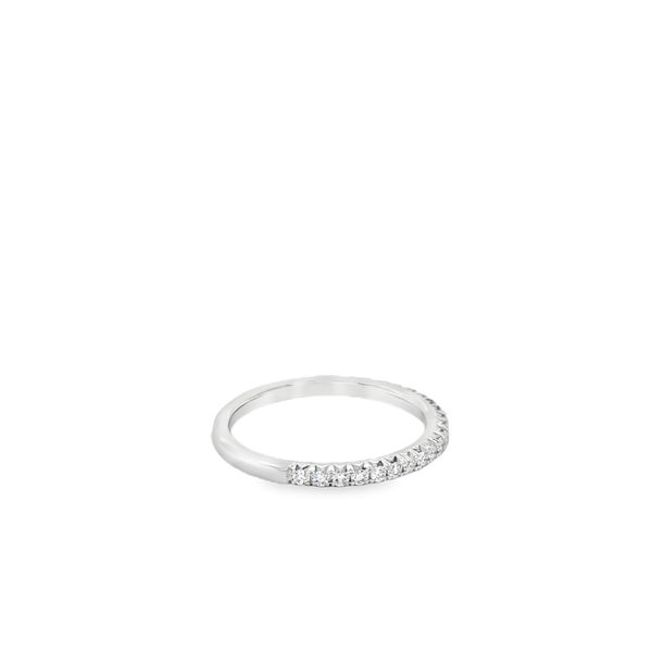 14KT WG 21 ROUND SHARED PRONG DIAMOND BAND - .25CTTW Image 3 Lennon's W.B. Wilcox Jewelers New Hartford, NY