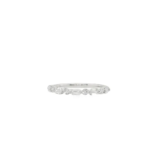 14K WG ALTERNATING ROUND AND EMERALD CUT SINGLE PRONG DIAMOND WED BAND .55TW  Lennon's W.B. Wilcox Jewelers New Hartford, NY