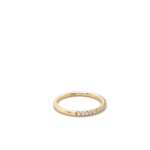 14KT Yellow Gold .21CT ROUND SHARED PRONG DIAMOND BAND Image 2 Lennon's W.B. Wilcox Jewelers New Hartford, NY