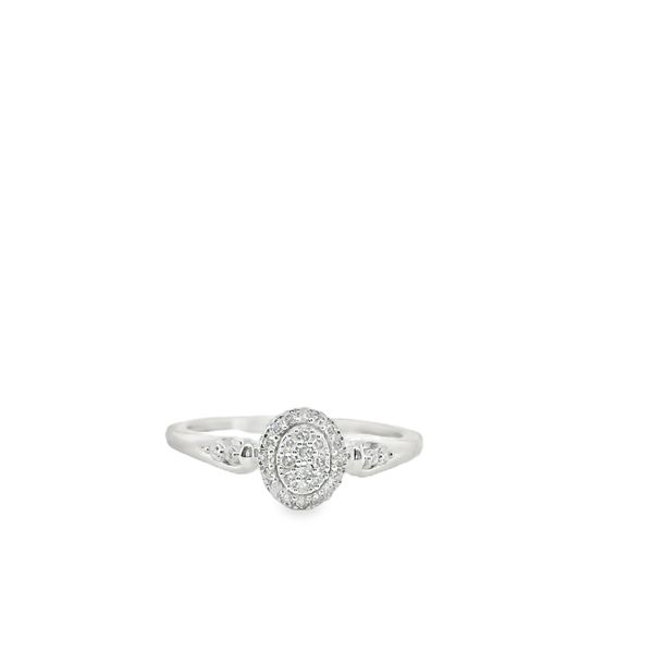 LDS 10K WHITE GOLD OVAL SHAPED DIAMOND CLUSTER RING  .16CTTW Lennon's W.B. Wilcox Jewelers New Hartford, NY