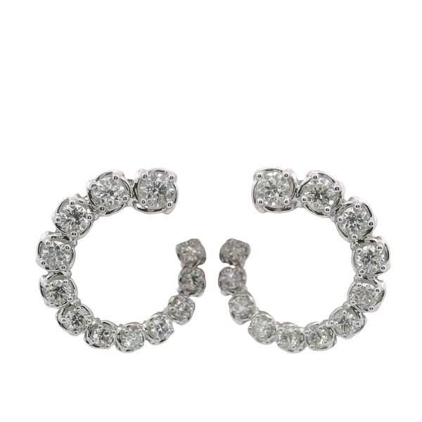 18K WHITE GOLD GRADUATED DIAMOND SWIRL POST EARRINGS  #ER2232 Lennon's W.B. Wilcox Jewelers New Hartford, NY