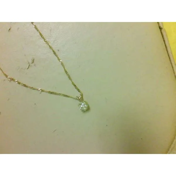 Pendant Lennon's W.B. Wilcox Jewelers New Hartford, NY