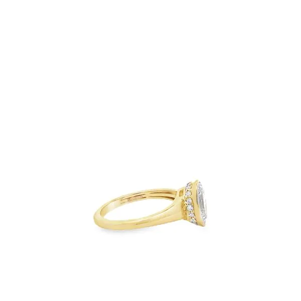 14K YG LAB GROWN OVAL DIAMOND 1.57 CT BEZEL SET IN HIDDEN HALO  Image 2 Lennon's W.B. Wilcox Jewelers New Hartford, NY