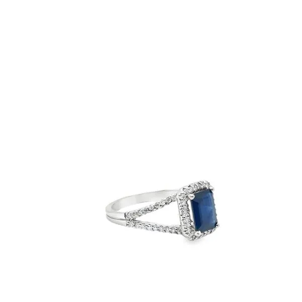 Fashion Ring Image 2 Lennon's W.B. Wilcox Jewelers New Hartford, NY