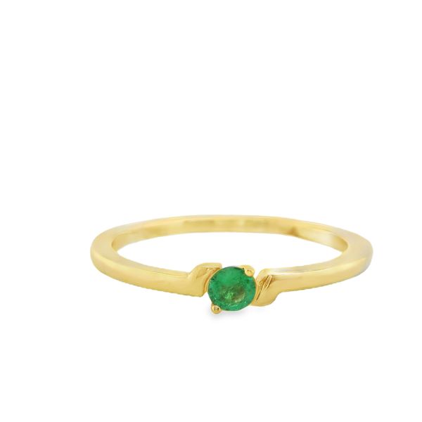 14K YG STACKABLE RING WITH 3 MM RND EMERALD SET IN 2 PRONGS Image 2 Lennon's W.B. Wilcox Jewelers New Hartford, NY