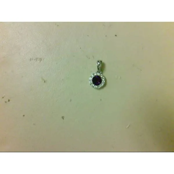 Pendants Lennon's W.B. Wilcox Jewelers New Hartford, NY