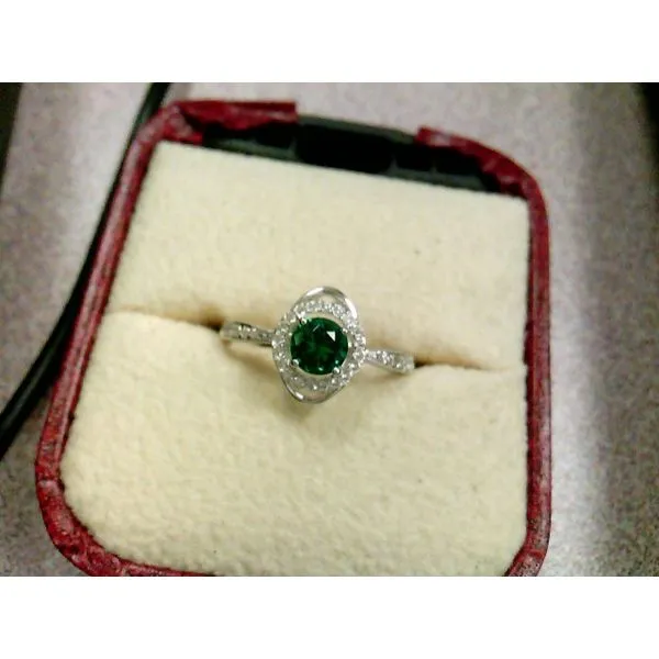 Ring Lennon's W.B. Wilcox Jewelers New Hartford, NY