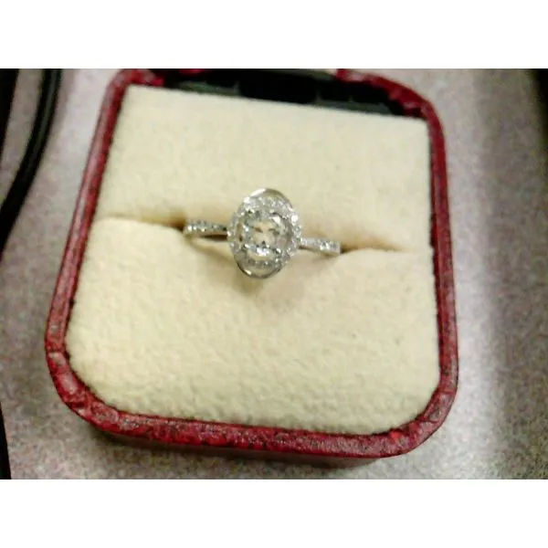 Ring Lennon's W.B. Wilcox Jewelers New Hartford, NY