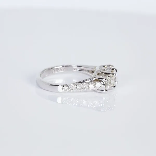 14K White Gold Three-Stone Diamond Ring Image 2 Les Olson Jewelers Palm Harbor, FL