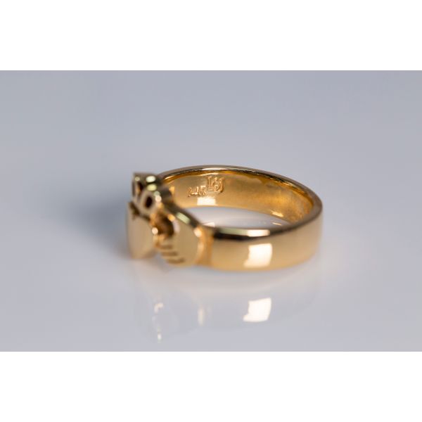 Lady's Yellow 14 Karat Claddagh Ring Image 2 Les Olson Jewelers Palm Harbor, FL