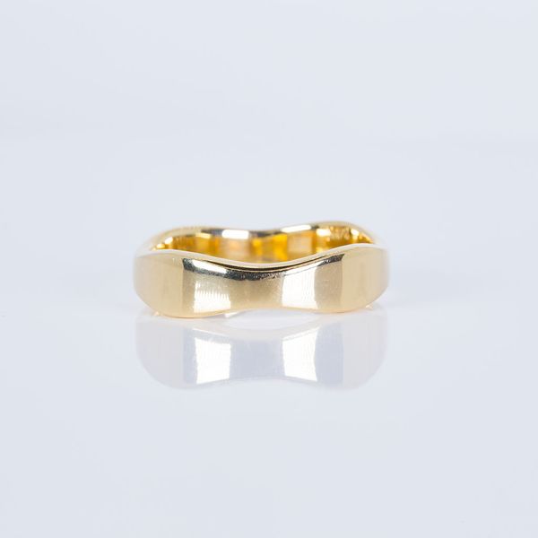 14K Yellow Gold "The Curve" Design Wedding Band Image 2 Les Olson Jewelers Palm Harbor, FL