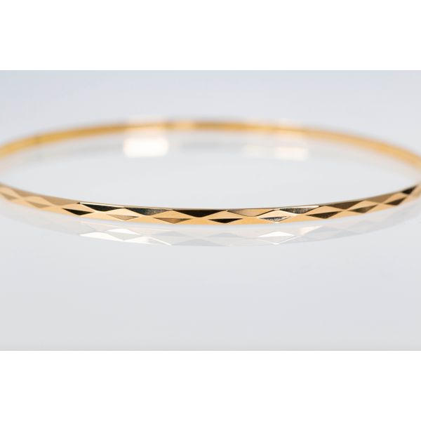 18K Yellow Gold Bangle Bracelet with Diamond Shape Pattern Les Olson Jewelers Palm Harbor, FL