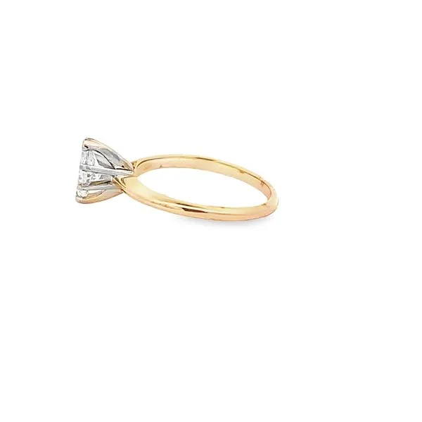 0.35CT DIAMOND SOLITAIRE MARQIUS ENGAGEMENT RING