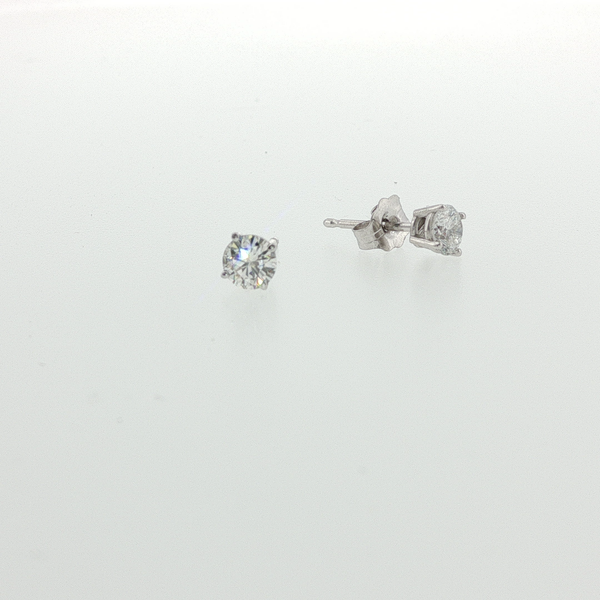DIAMOND STUD EARRINGS Lester Martin Dresher, PA