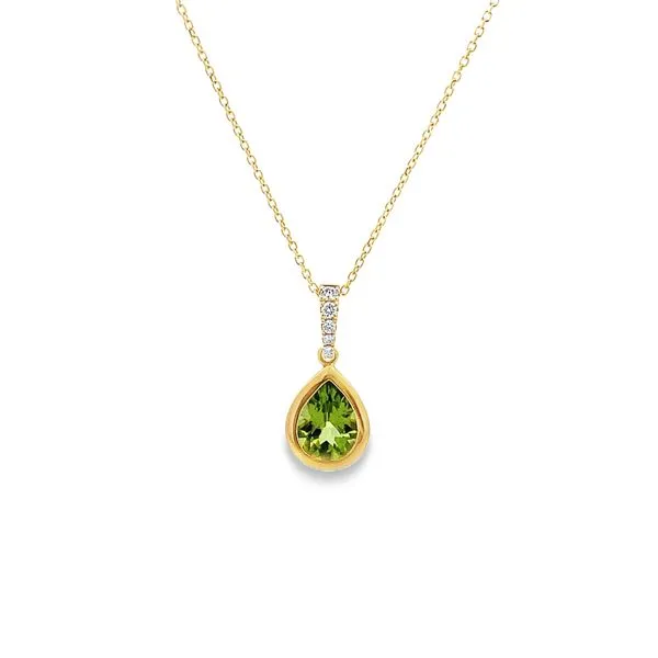 1.01CT PERIDOT IN A PEAR SHAPE PENDANT