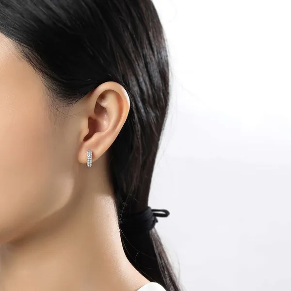 0.75CTW HUGGIE EARRINGS