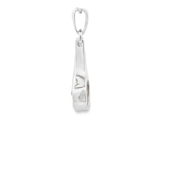 1.17CT GARNET PENDAN