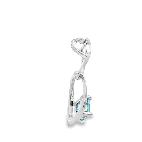 0.69CTW BLUE TOPAZ PENDANT