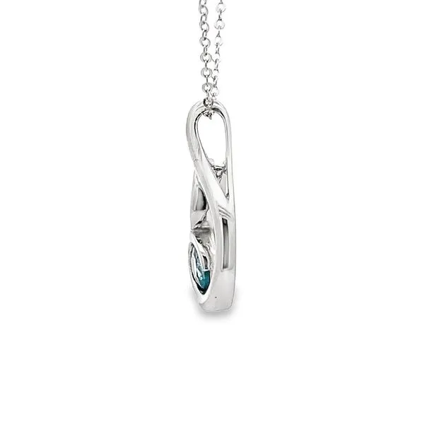 : 0.74CT AMETHYST AND A 1.06CT BLUE TOPAZ PENDANT