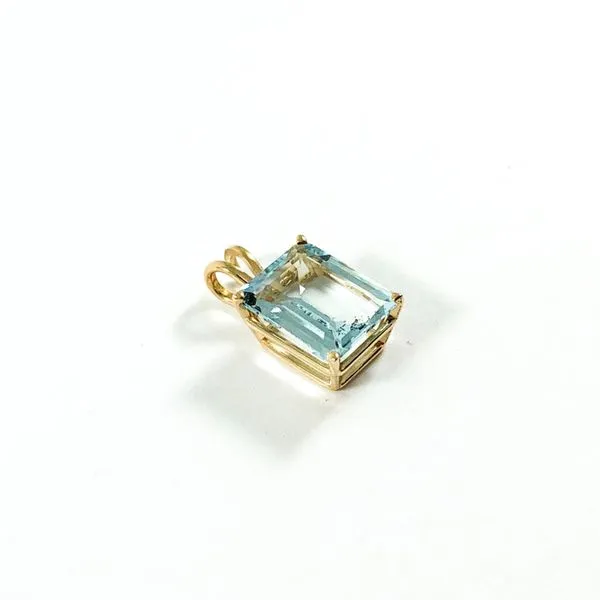 Aquamarine and Yellow Gold Pendant Image 2 Lumina Gem Wilmington, NC