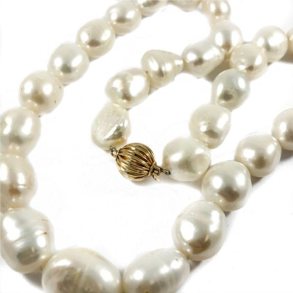 Freshwater Pearl Necklace - 18
