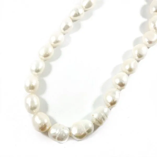 Freshwater Pearl Necklace - 18