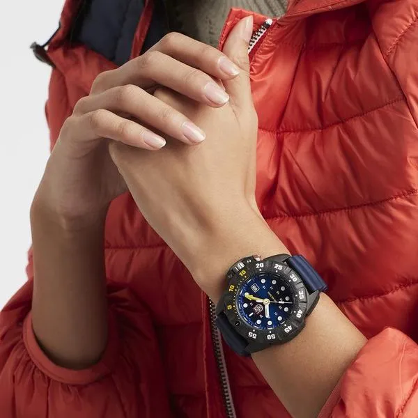 Luminox Scott Cassell deep dive Swiss made watch. Image 5 Lumina Gem Wilmington, NC