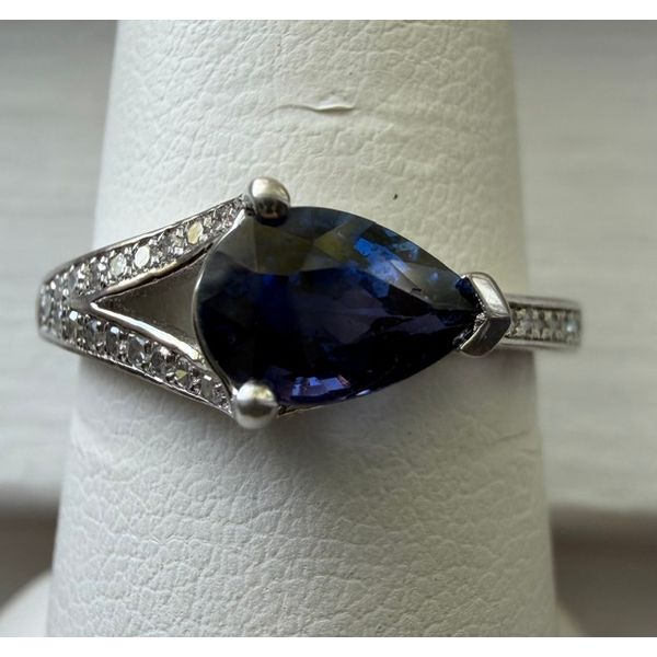Ladies Gemstone Ring Mari Lou's Fine Jewelry Orland Park, IL