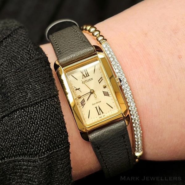 Yellow Gold Diamond Bracelet Image 2 Mark Jewellers La Crosse, WI