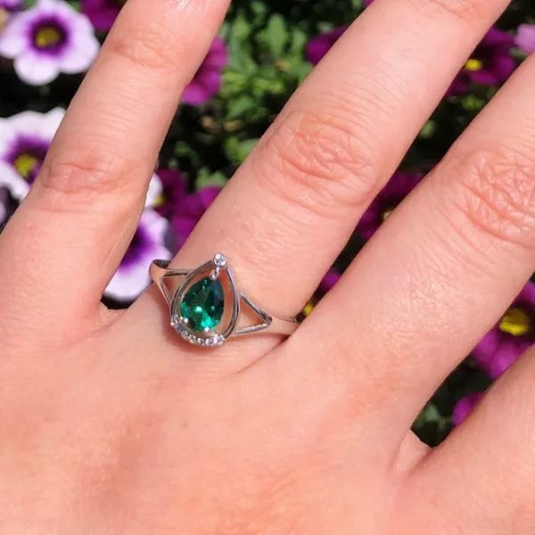 Created Emerald Ring Image 3 Mark Jewellers La Crosse, WI