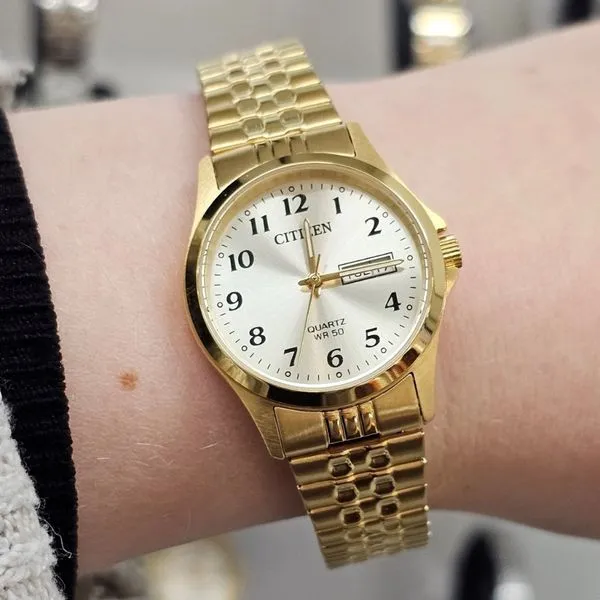 Ladies' Quartz Goldtone Watch Image 2 Mark Jewellers La Crosse, WI