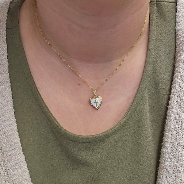 Gold-Filled Mother-Of-Pearl Heart Locket Image 3 Mark Jewellers La Crosse, WI