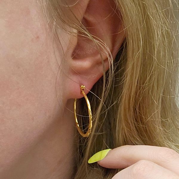 Hypoallergenic Hoop Earrings Image 2 Mark Jewellers La Crosse, WI