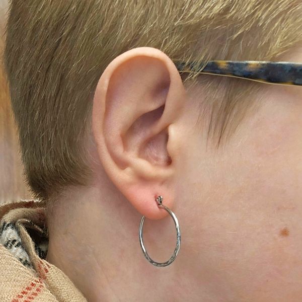 Hypoallergenic Hoop Earrings Image 2 Mark Jewellers La Crosse, WI