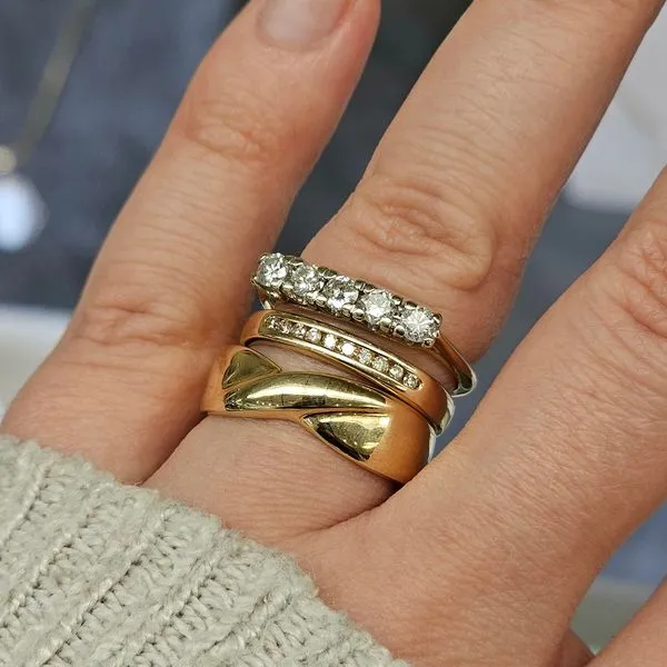 Estate Yellow Gold Twist Gold Band Image 3 Mark Jewellers La Crosse, WI
