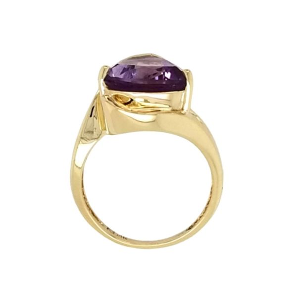 Estate Yellow Gold Purple Stone Ring Image 2 Mark Jewellers La Crosse, WI