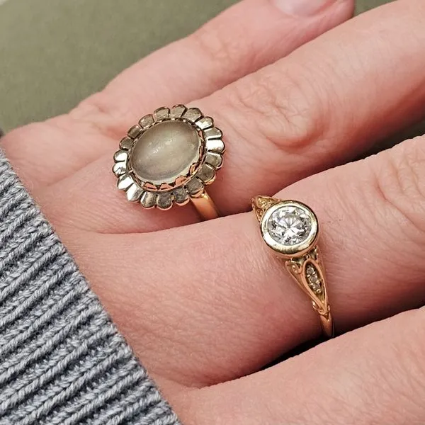 Estate Yellow Gold Cabochon Stone Ring Image 3 Mark Jewellers La Crosse, WI