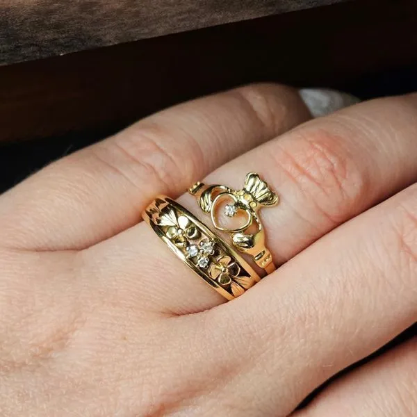 Estate Yellow Gold Diamond Claddagh Ring Image 3 Mark Jewellers La Crosse, WI