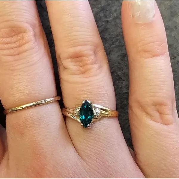 Estate Yellow Gold Green Stone Ring Image 3 Mark Jewellers La Crosse, WI
