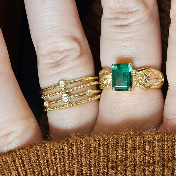 Estate Tri-Tone Gold Green Stone Ring Image 3 Mark Jewellers La Crosse, WI